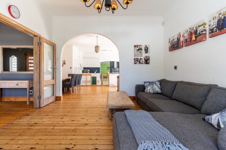 5 Bedroom Property for Sale in Fresnaye Western Cape